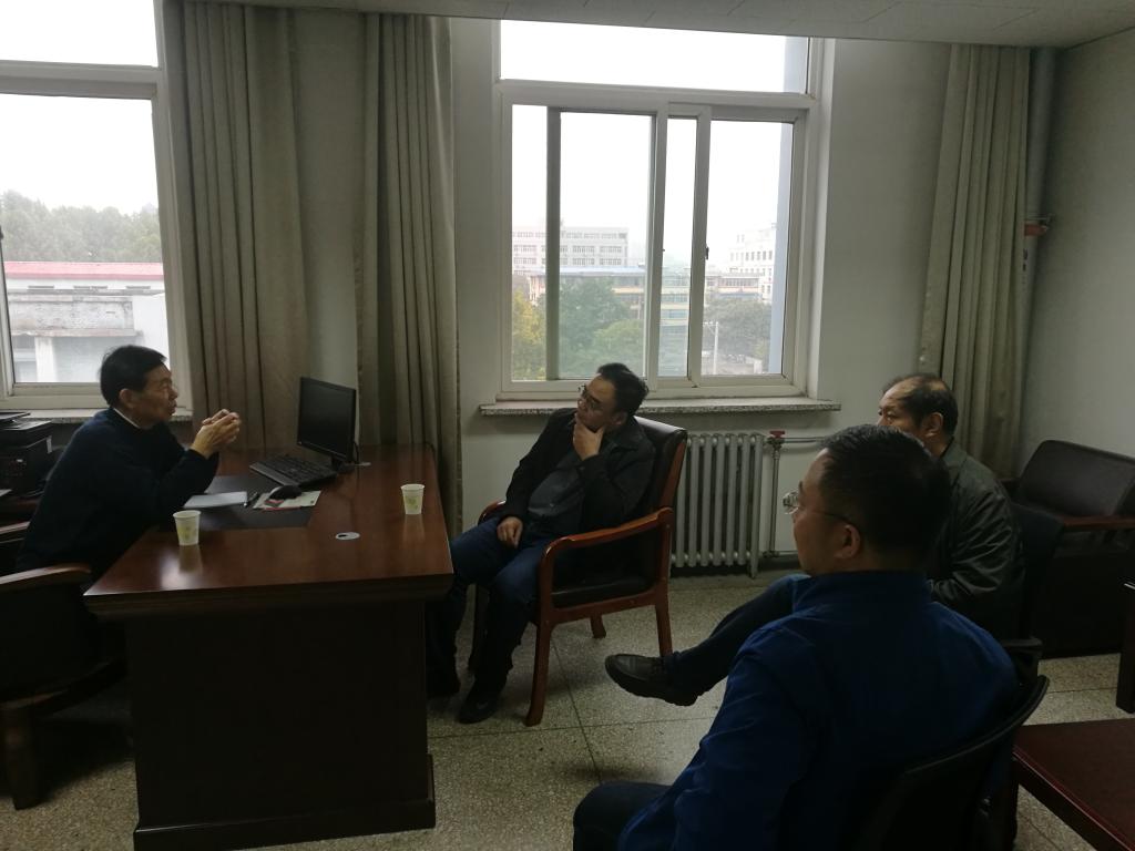孙九林院士与团队成员进行座谈